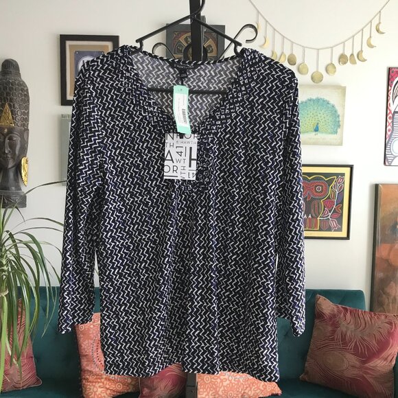 41 HAWTHORN size L Relita Macrame Neckline Stretch Jersey Top NWT Stitch Fix - Picture 1 of 4